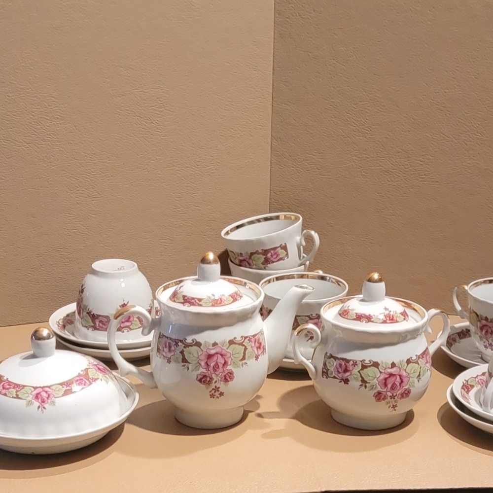 VINTAGE REAR RUSSIAN USSR 14 PIECES PORCELAIN TEAPOT SET